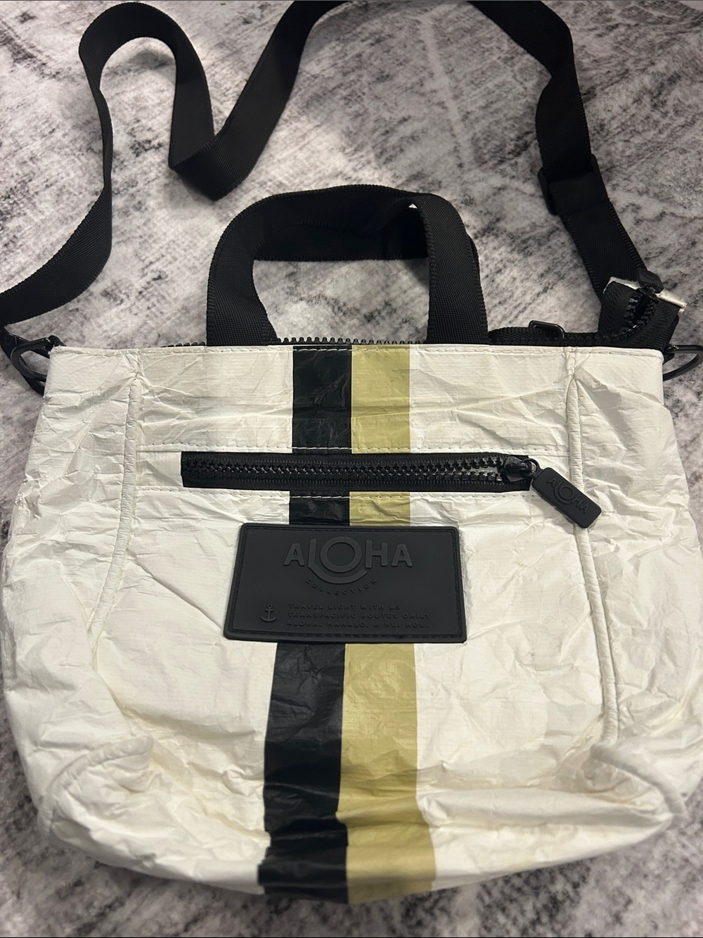 ALOHAS White Belt Bag with Black and Olive Stripe